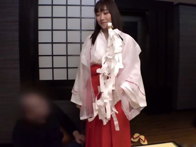 Tube8   300ntk-325　ガチ濡れ巫女マンに生で奉納ピストン 